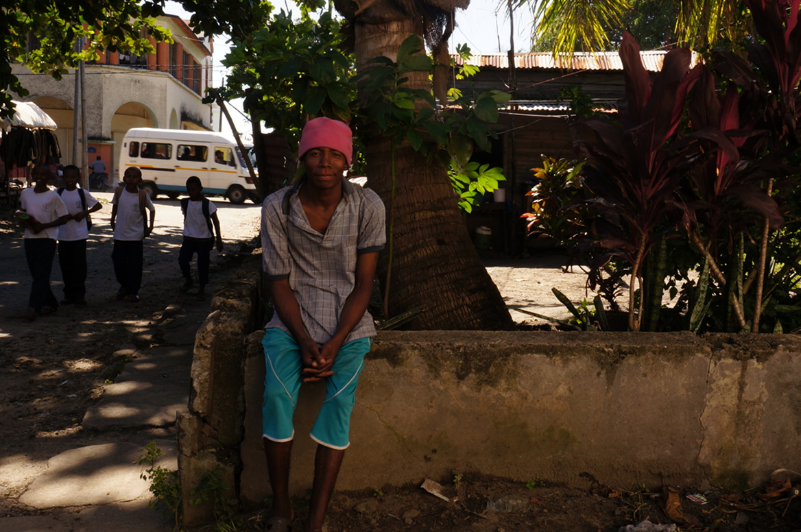 Tamatave - smiling man with headband