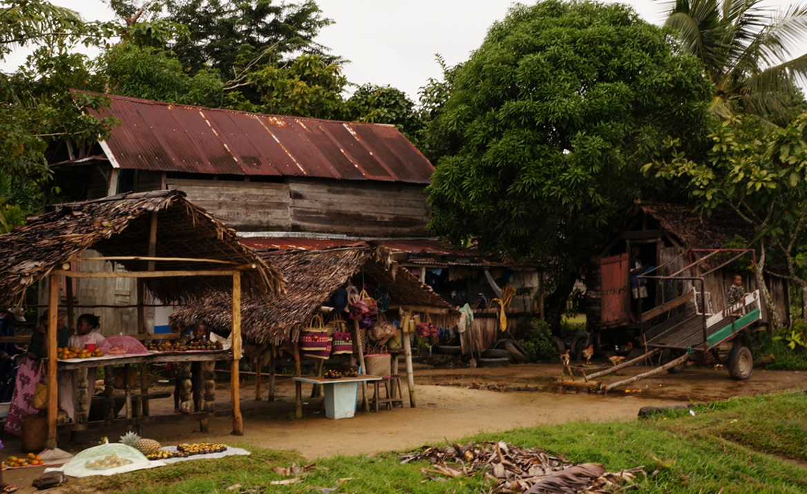 Maroantsetra - building outside airport