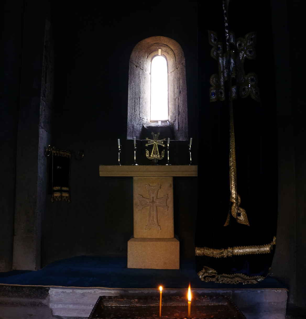 Inside People Pray - click to enlarge