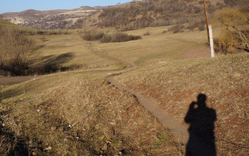 Walking to Dsegh: Entering the badlands