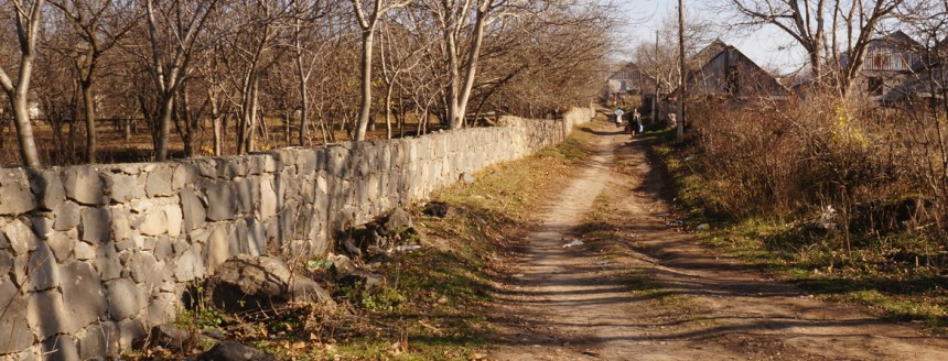 Dsegh Village Lane: Women working